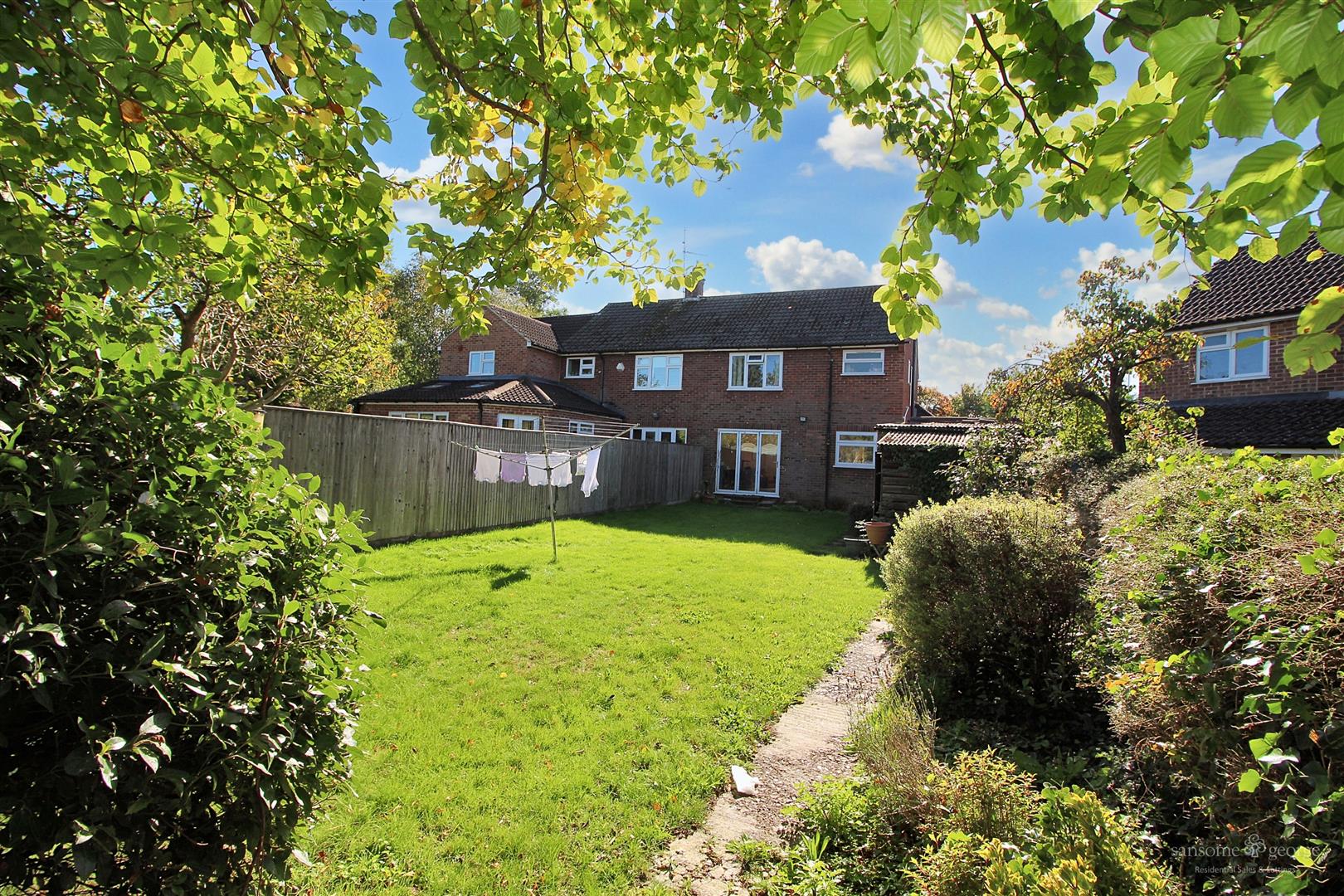 3 bed property in St. Michaels Road, Reading